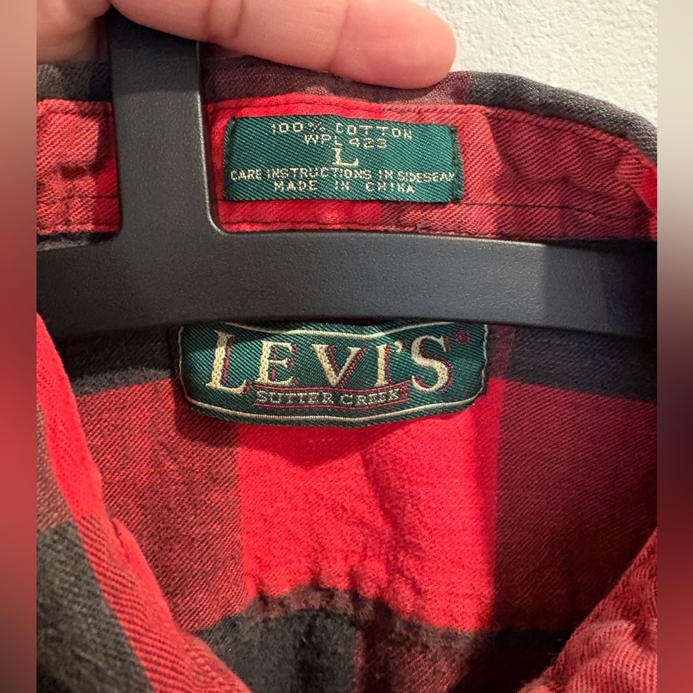 Vintage Y2K Men’s Levi’s Size L Plaid Flannel Shirt Red Black Grunge Style EUC - Picture 9 of 9